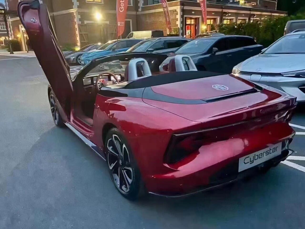 إم جي سايبرستر — الجيل الأول · 2023–الآن (2)