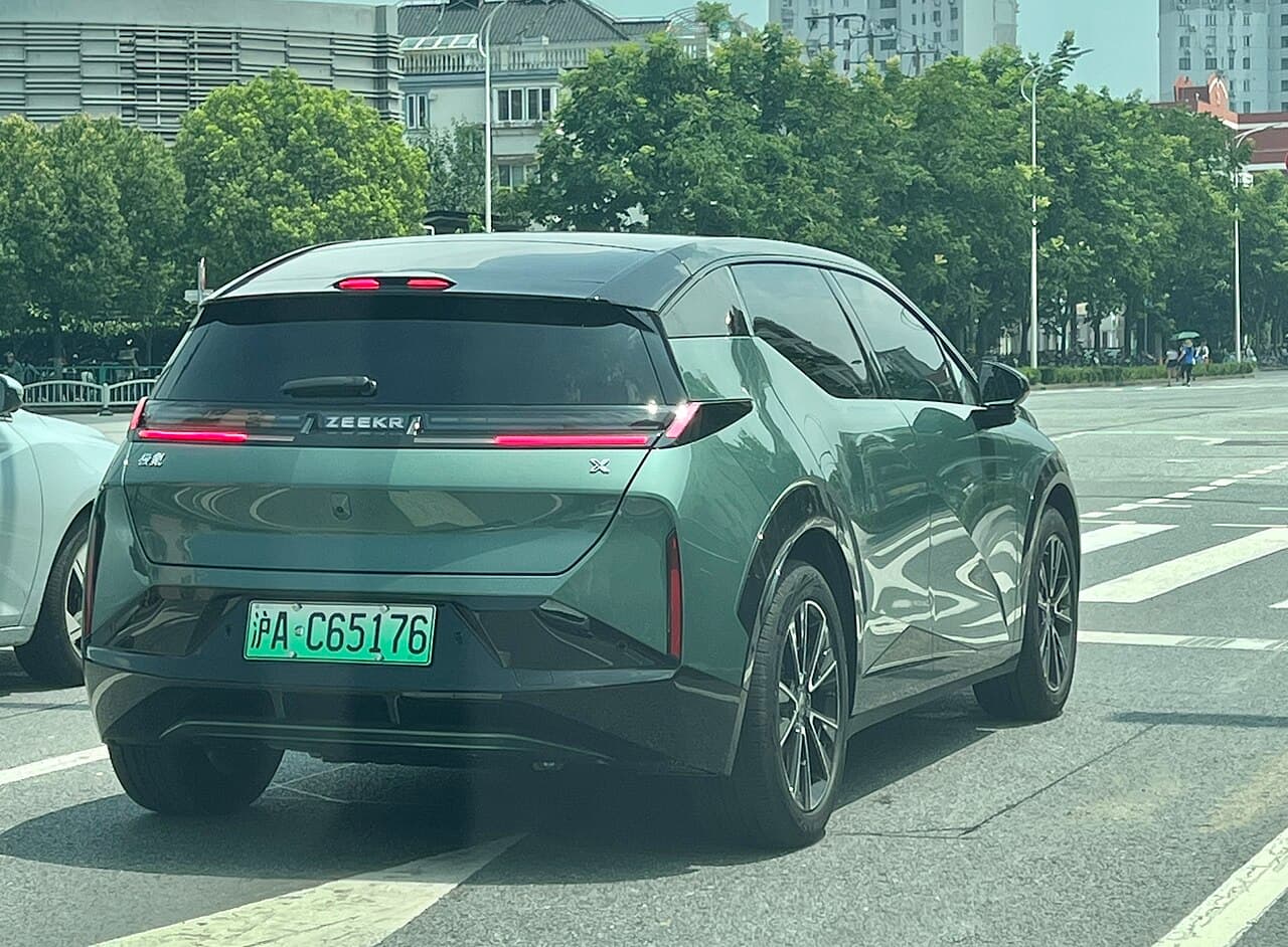 زيكر X — الجيل الأول · 2023–الآن (1)
